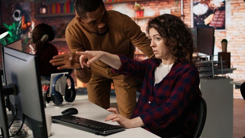 What Is ProgramGeeks Social?